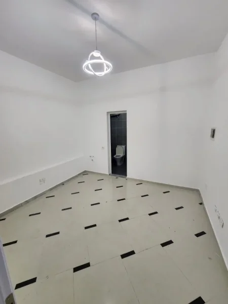 Durres, shitet garsonier 1+1 Kati 0, 43 m² 50.000 € (Rruga Pavaresia)