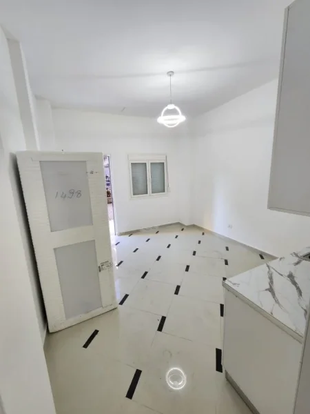 Durres, shitet garsonier 1+1 Kati 0, 43 m² 50.000 € (Rruga Pavaresia)