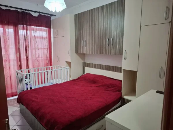 Tirane Besim Alla jepet me qera apartament 1+1+Aneks+Ballkon Kati 8, 70 m² 400 eu (Besim Alla Tirane)