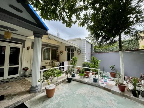 Tirane, shitet shtepi 2+1+Aneks+Ballkon Kati 1, 200 m² 149.000 € (Niko Avrami afer shkolles Barjam Curri)