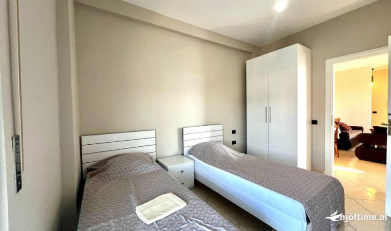 JEPET ME QERA: APARTAENT 3+1+2wc & Ballkone ( 📍 Vlore - Bishti I Kalldremit ) Me Pamje Fantastike Të Vlorës | Instalime Cilesore ( 500 Euro/muaj )