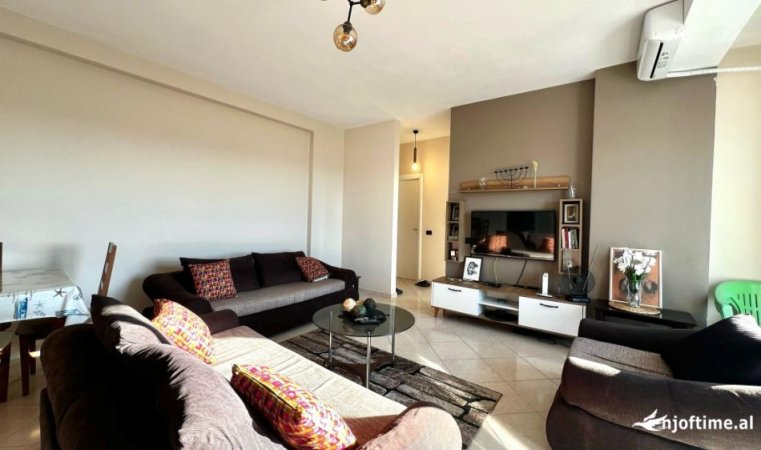 JEPET ME QERA: APARTAENT 3+1+2wc & Ballkone ( 📍 Vlore - Bishti I Kalldremit ) Me Pamje Fantastike Të Vlorës | Instalime Cilesore ( 500 Euro/muaj )