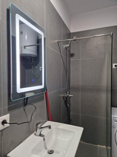 Tirane, jepet me qera apartament 1+1+Ballkon Kati 6, 70 m² 600 € (rruga Dom Bosko)
