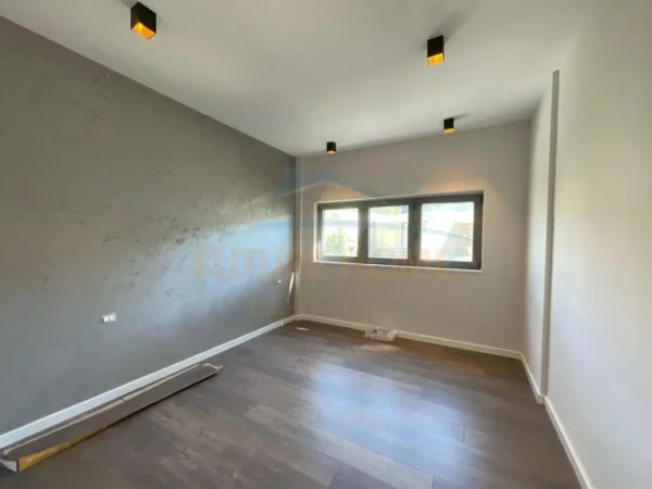 Gjiri Lalezit | Hamallaj, shitet Vile, 2 Kateshe, 219 m² 700.000 € (Lura 3 , Gjiri i Lalëzit)