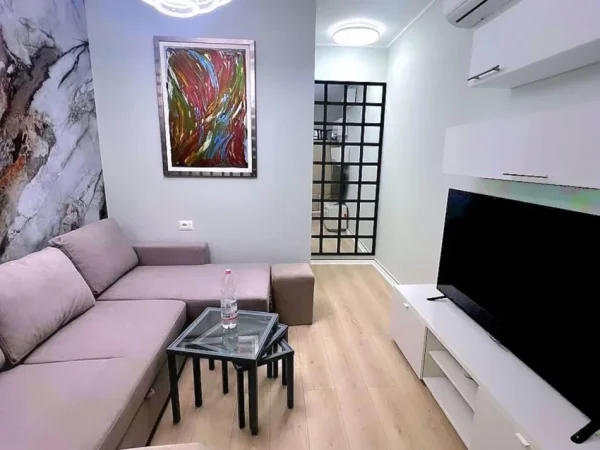 Tirane, shitet apartament 1+1 , 123 m² 250.000 € (Tregu Elektrik)