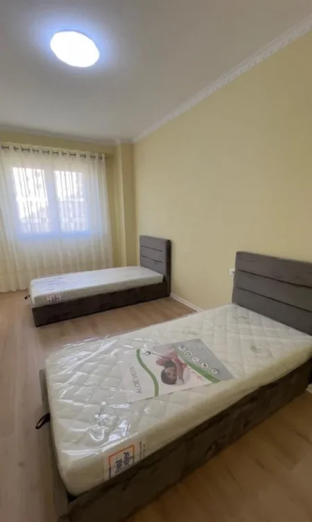 Tirane, jepet me qera apartament 2+1+Ballkon Kati 9, 100 m² 550 € (Astir)