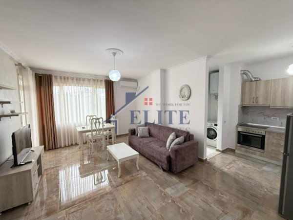 Tirane, jepet me qera apartament 1+1+Ballkon Kati 2, 65 m² 500 € (Liqeni i Thate)