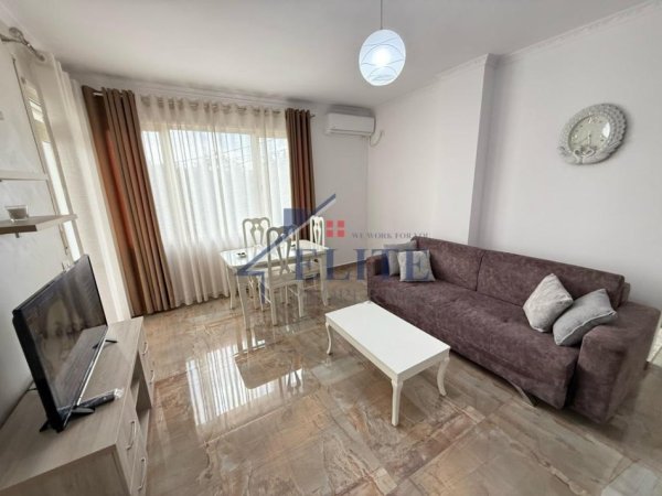 Tirane, jepet me qera apartament 1+1+Ballkon Kati 2, 65 m² 500 € (Liqeni i Thate)