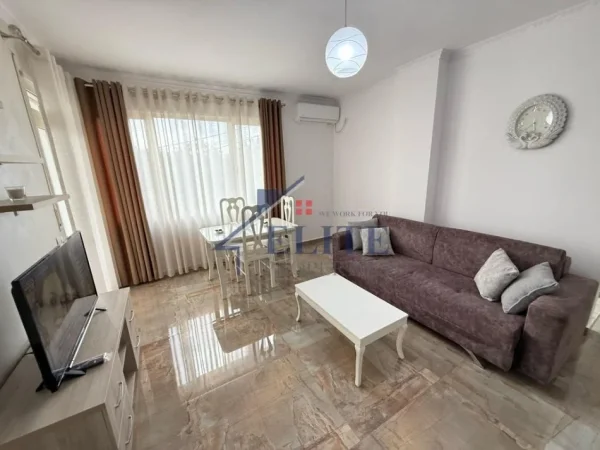 Tirane, jepet me qera apartament 1+1+Ballkon Kati 2, 65 m² 500 € (Liqeni i Thate)
