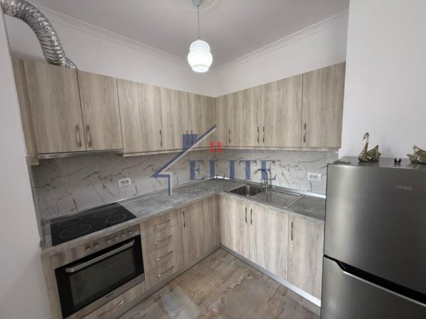 Tirane, jepet me qera apartament 1+1+Ballkon Kati 2, 65 m² 500 € (Liqeni i Thate)