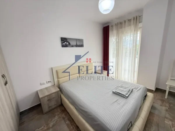 Tirane, jepet me qera apartament 1+1+Ballkon Kati 2, 65 m² 500 € (Liqeni i Thate)