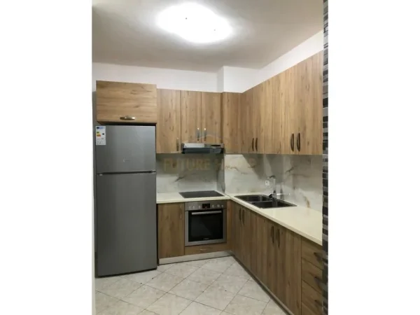 SHITET APARTAMENT 2+1 TEK ISH FUSHA E AVIACIONIT
