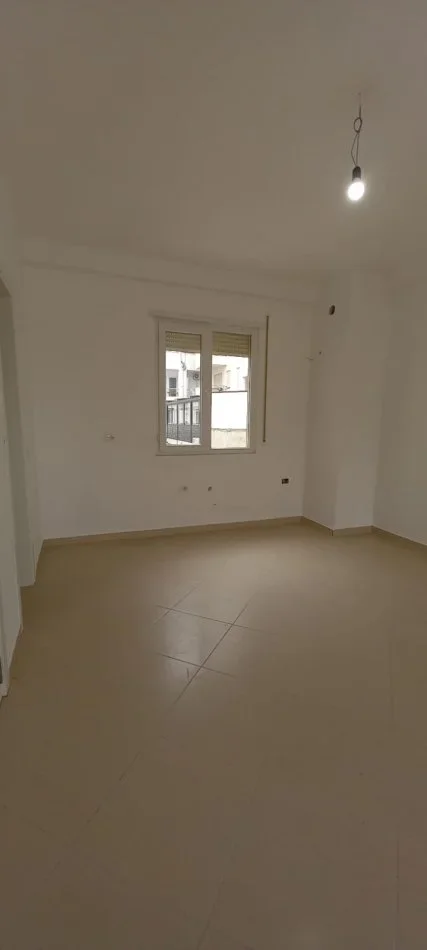 Tirane, shitet apartament 2+1 Kati 2, 118 m² 118.000 € (Hotel Gaxherri)