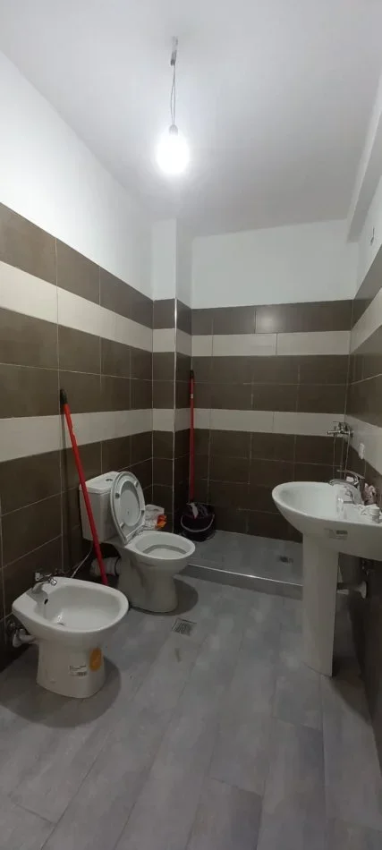 Tirane, shitet apartament 2+1 Kati 2, 118 m² 118.000 € (Hotel Gaxherri)