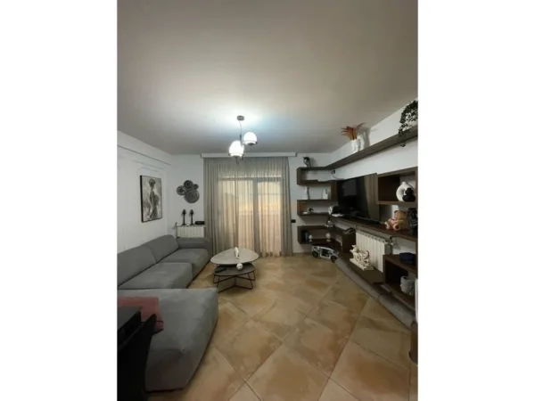 SHITET APARTAMENT 1+1 NE ZONEN KODRA E DILELLIT