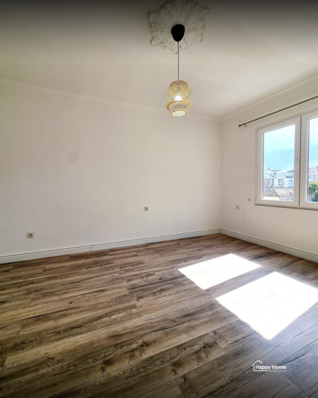 Tirane, jepet me qera apartament 2+1+Ballkon Kati 4, 72 m² 500 € (Kavajes)