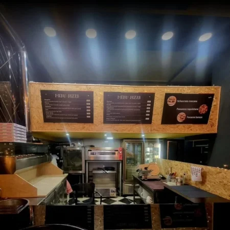 Tirane, shitet ambjent biznesi Kati 0, 50 m² 250.001 € (Rruga Federik Shiroka)