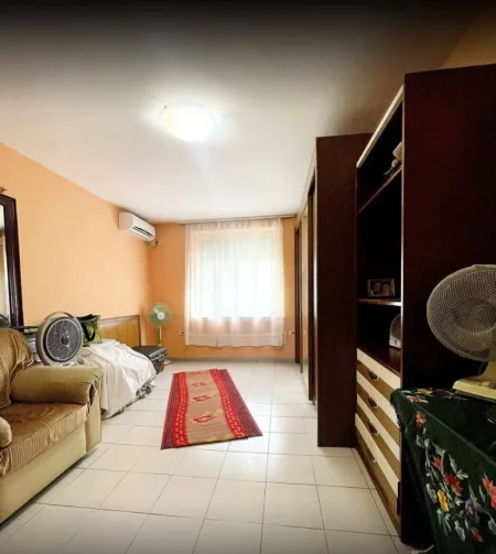 Tirane, jepet me qera apartament 1+1 Kati 2, 60 m² 600 € (Rruga Muhamed Gjollesha)