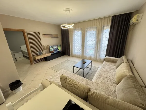 Qera Ditore 1+1 Myslym Shyr