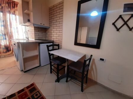 Tirane, jepet me qera garsonier 1+1 Kati 2, 37 m² 350 € (Rruga 5 Maji)