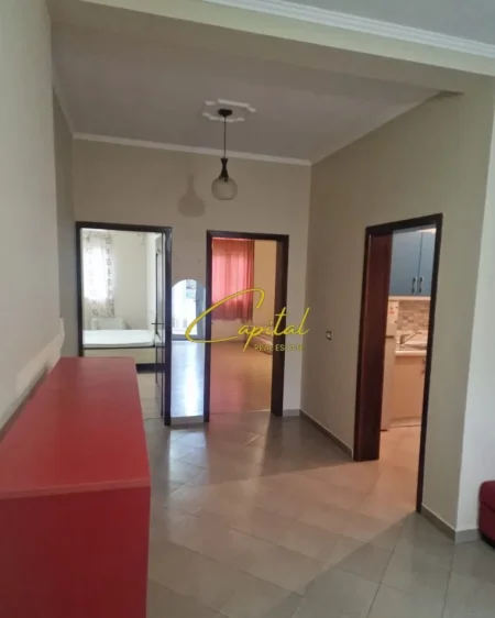 Tirane, jepet me qera apartament 2+1 Kati 3, 150 m² 500 € (RRUGA BARDHYL)
