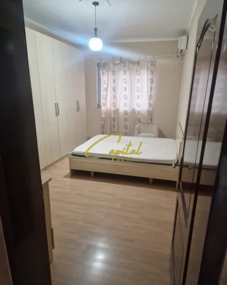 Tirane, jepet me qera apartament 2+1 Kati 3, 150 m² 500 € (RRUGA BARDHYL)