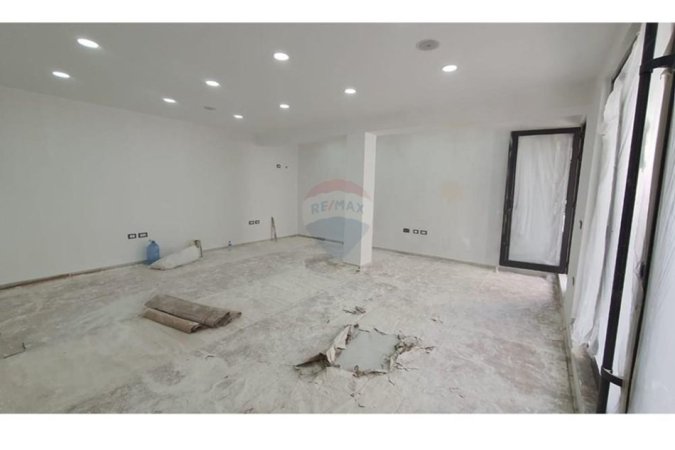 jepet me qera , 49 m² 60.000 € (Dyqan per qira te Vasil Shanto)
