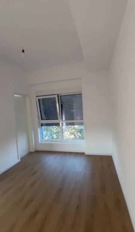 Tirane, shitet apartament 1+1+Aneks+Ballkon Kati 5, 65 m² 103.000 € (ali demi)