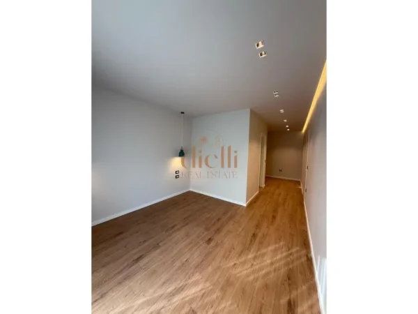 Tirane, shitet apartament 2+1 Kati 2, 131 m² 270.240 € (KOPSHTI BOTANIK)