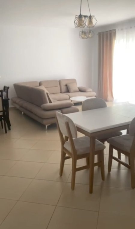 Tirane, jepet me qera apartament 2+1+Aneks+Ballkon Kati 5, 120 m² 700 € (kompleksi panorama)
