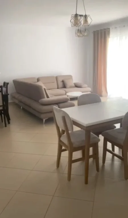 Tirane, jepet me qera apartament 2+1+Aneks+Ballkon Kati 5, 120 m² 700 € (kompleksi panorama)