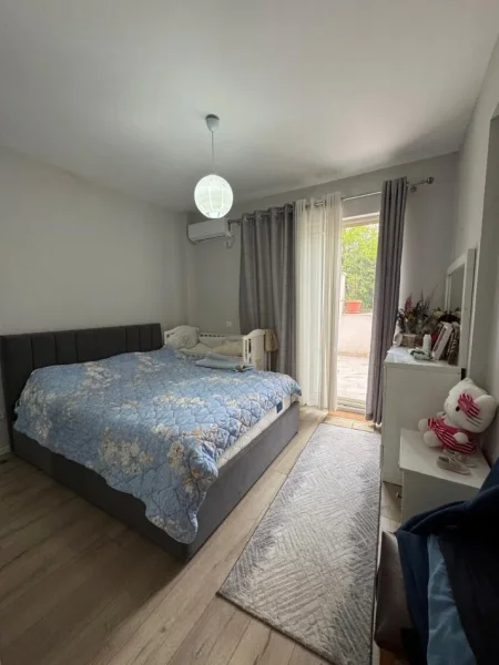 Tirane, shitet apartament 3+1+Aneks+Ballkon Kati 2, 130 m² 230.000 € (kopshti botanik)