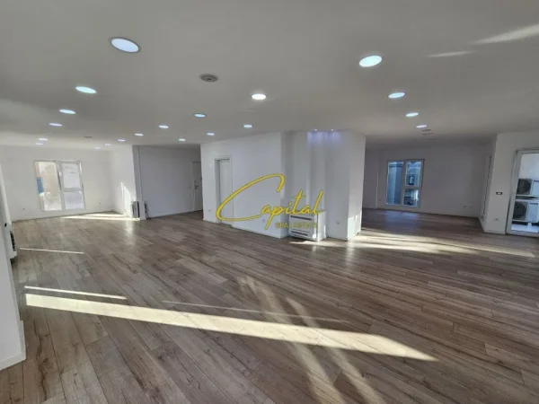 Tirane, jepet me qera zyre Kati 2, 175 m² 2.300 € (RRUGA E ELBASANIT)