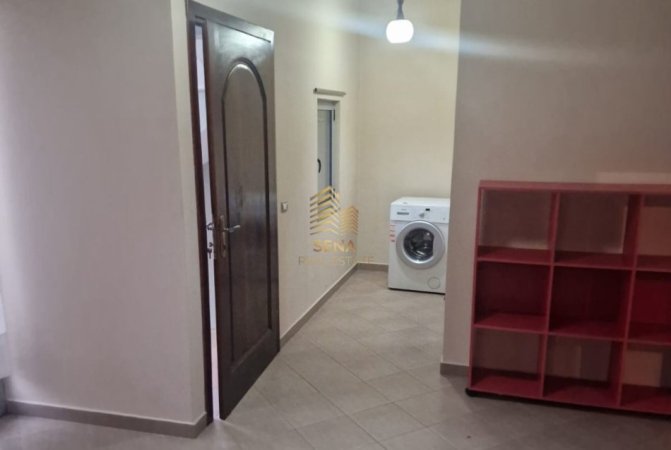 Tirane, jepet me qera apartament 2+1+Aneks+Ballkon Kati 3, 150 m² 500 € (Rruga Arkitekt Kasemi)