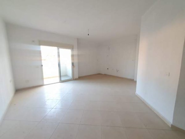 Vlore, shitet apartament 2+1+A+BLK Kati 8, 92 m² 77.000 Euro (Rruga e Cipajve)