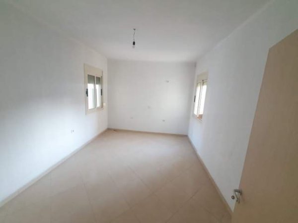 Vlore, shitet apartament 2+1+A+BLK Kati 8, 92 m² 77.000 Euro (Rruga e Cipajve)
