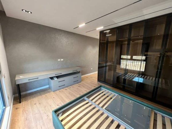 Tirane, jepet me qera apartament 2+1+A+BLK Kati 1, 121 m² 1.300 Euro (Rruga Hiqmet Buzi)