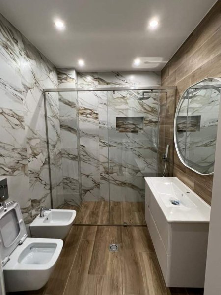 Tirane, jepet me qera apartament 2+1+A+BLK Kati 1, 121 m² 1.300 Euro (Rruga Hiqmet Buzi)