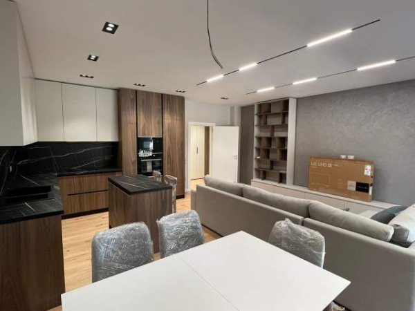 Tirane, jepet me qera apartament 2+1+A+BLK Kati 1, 121 m² 1.300 Euro (Rruga Hiqmet Buzi)