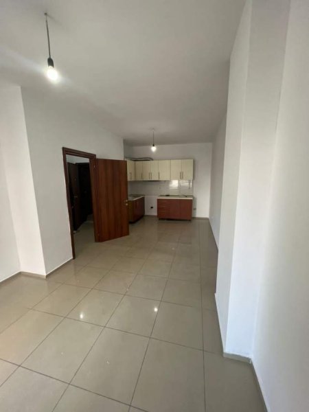 Tirane, shes apartament 1+1+BLK Kati 5, 62 m² 70.000 Euro (Unaza e Re)