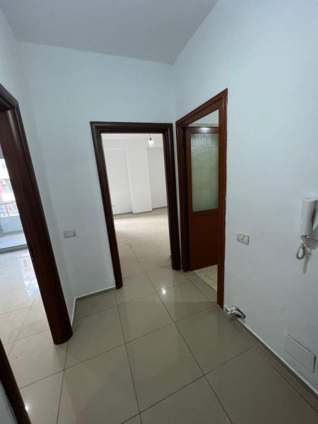Tirane, shes apartament 1+1+BLK Kati 5, 62 m² 70.000 Euro (Unaza e Re)
