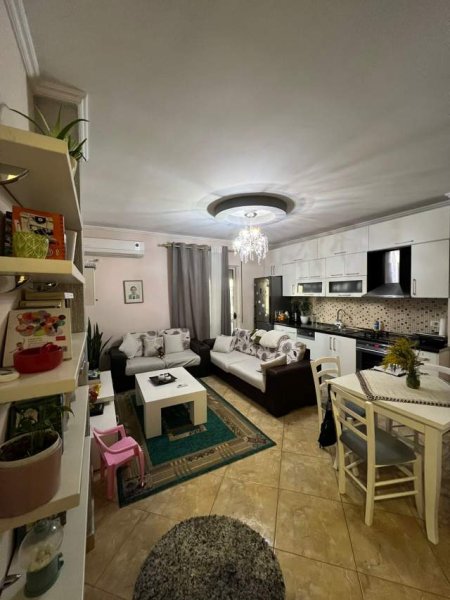 Tirane, shitet apartament 3+1+BLK Kati 8, 129 m² 125.000 Euro (Astir)