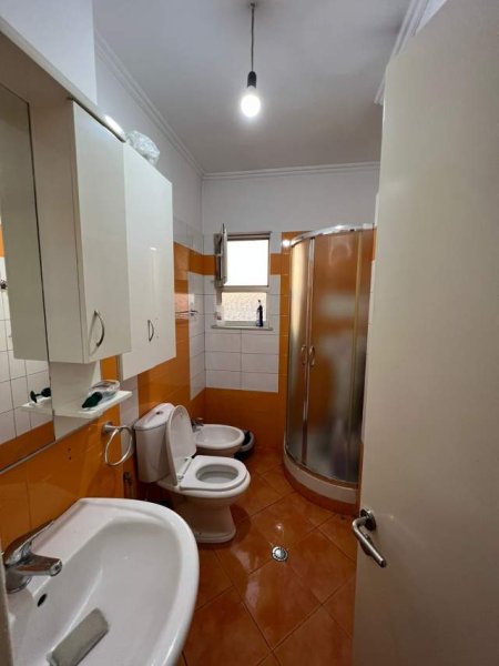 Tirane, shitet apartament 3+1+BLK Kati 8, 129 m² 125.000 Euro (Astir)