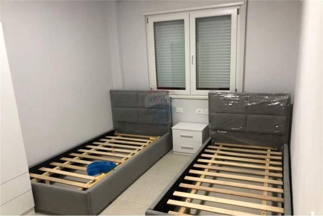 Tirane, jepet me qera apartament 2+1 Kati 3, 87 m² 40.000 Leke (Rruga Dajtit - Fresk)