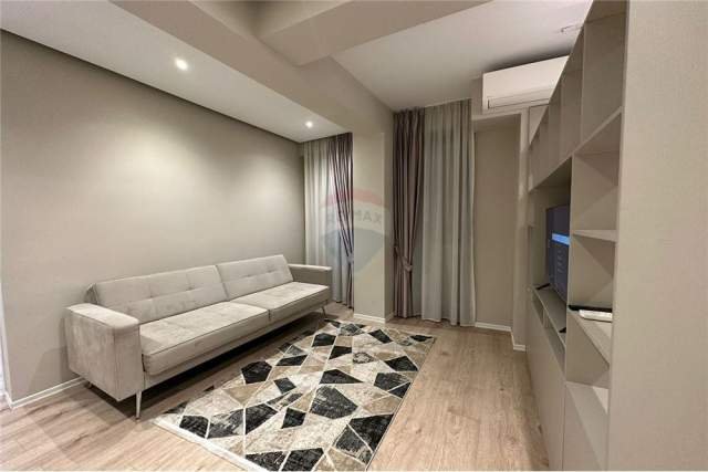 Tirane, jepet me qera apartament 1+1 Kati 5, 72 m² 600 Euro (Selvia)
