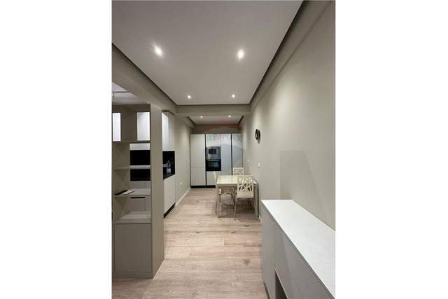 Tirane, jepet me qera apartament 1+1 Kati 5, 72 m² 600 Euro (Selvia)