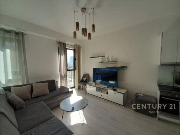 Tirane, jepet me qera apartament 700 €  (rruga e kosovareve)
