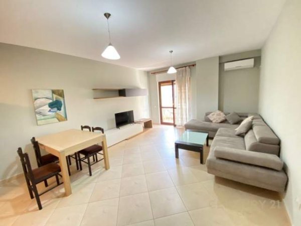 Tirane, jepet me qera apartament 119 m² 500 Euro