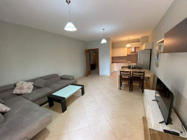 Tirane, jepet me qera apartament 119 m² 500 Euro