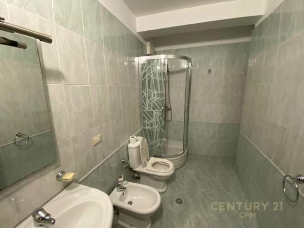 Tirane, jepet me qera apartament 119 m² 500 Euro